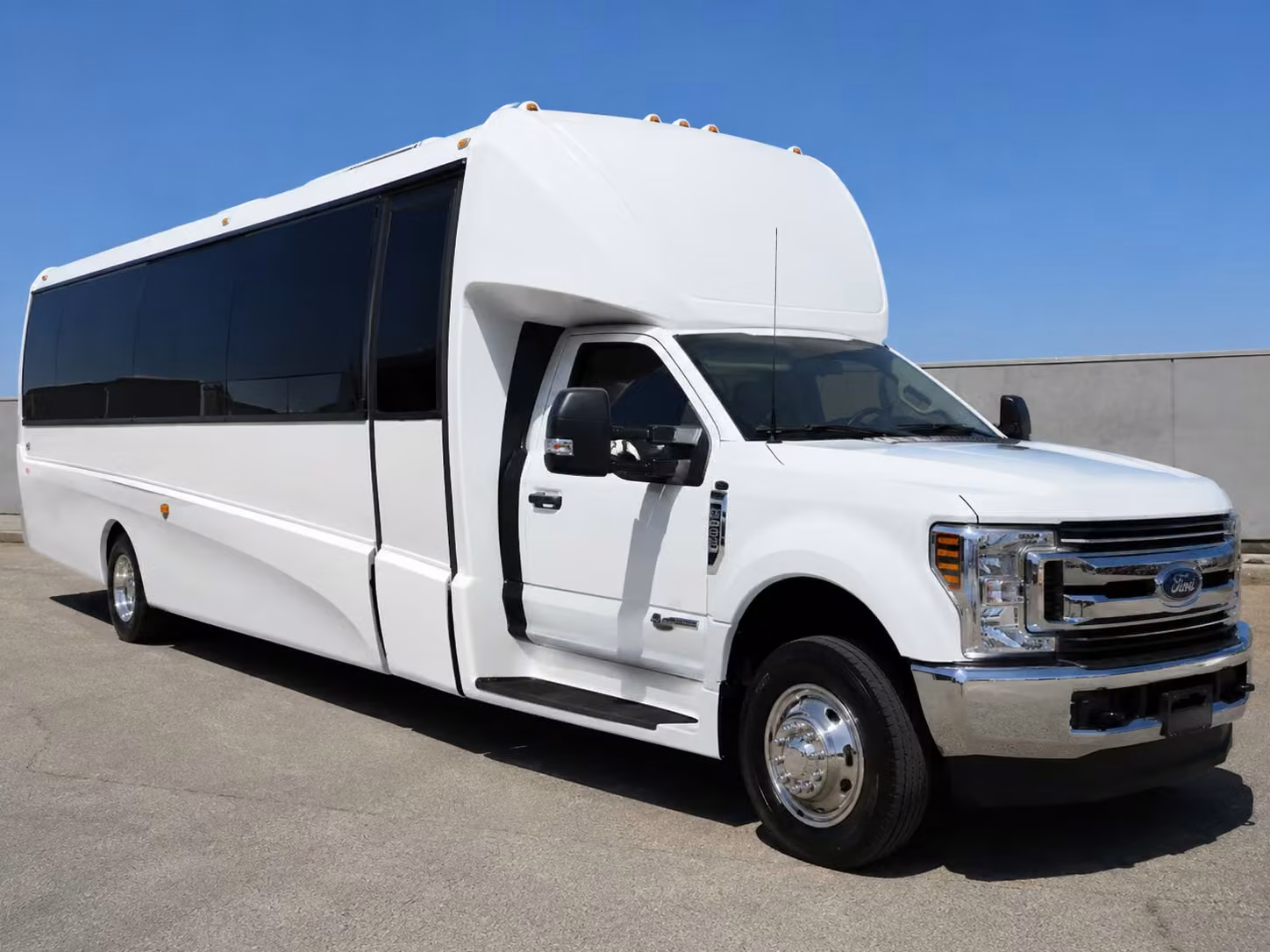 18 passenger minibus